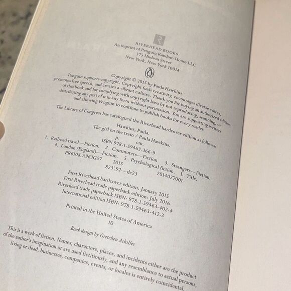 The Girl On The Train A Novel By Paula Hawkins New York Times Bestseller - Picture 3 of 4